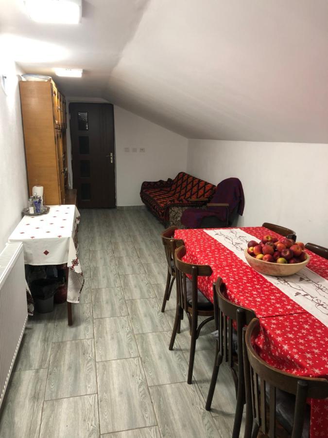 Casuta Bunicilor Isverna Ξενοδοχείο Εξωτερικό φωτογραφία