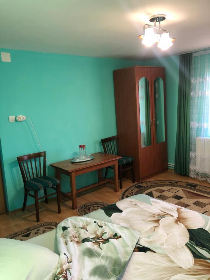 Casuta Bunicilor Isverna Ξενοδοχείο Εξωτερικό φωτογραφία